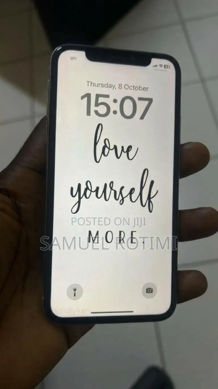 Apple iPhone X 64 GB White