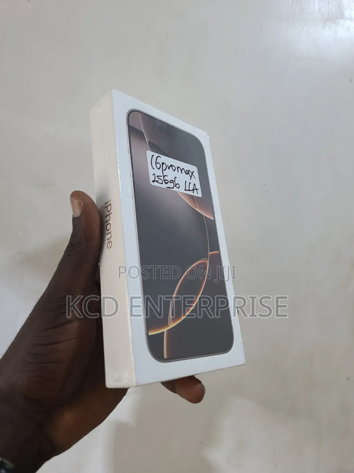 New Apple iPhone 16 Pro Max 256 GB Gold