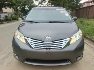 Toyota Sienna 2015 Gray