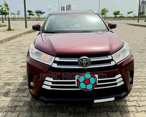 Toyota Highlander XLE 4x4 V6 (3.5L 6cyl 8A) 2018 Burgundy