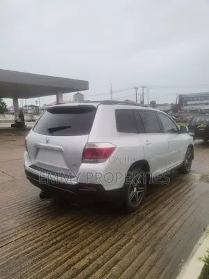 Toyota Highlander 2012 Silver