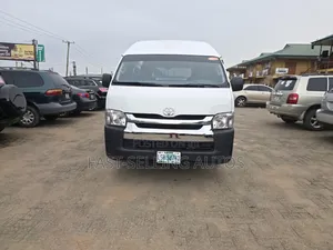 Toyota HiAce 2011 White