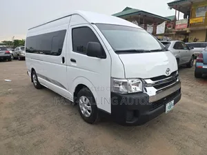 Toyota HiAce 2011 White