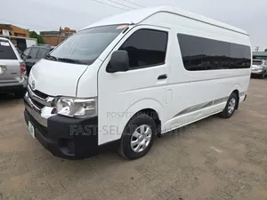 Toyota HiAce 2011 White
