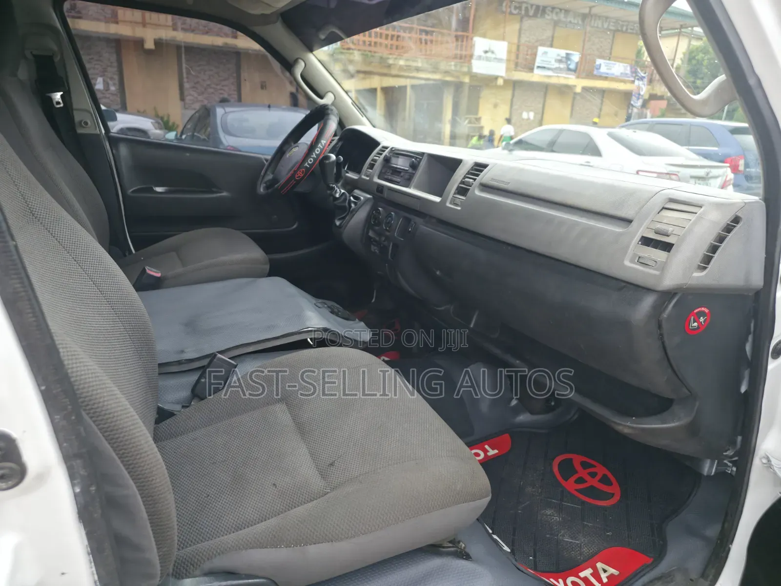 Toyota HiAce 2011 White