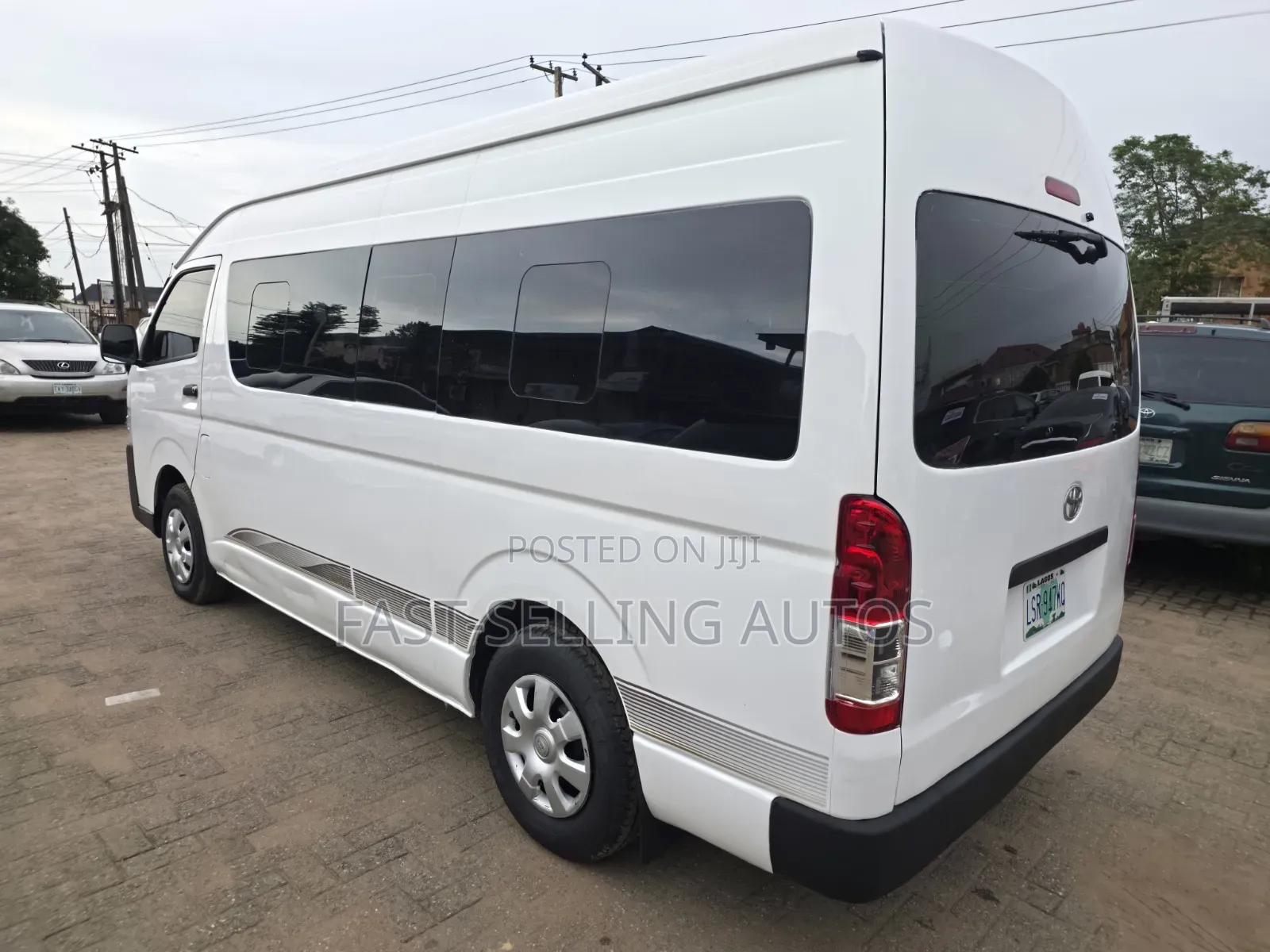 Toyota HiAce 2011 White