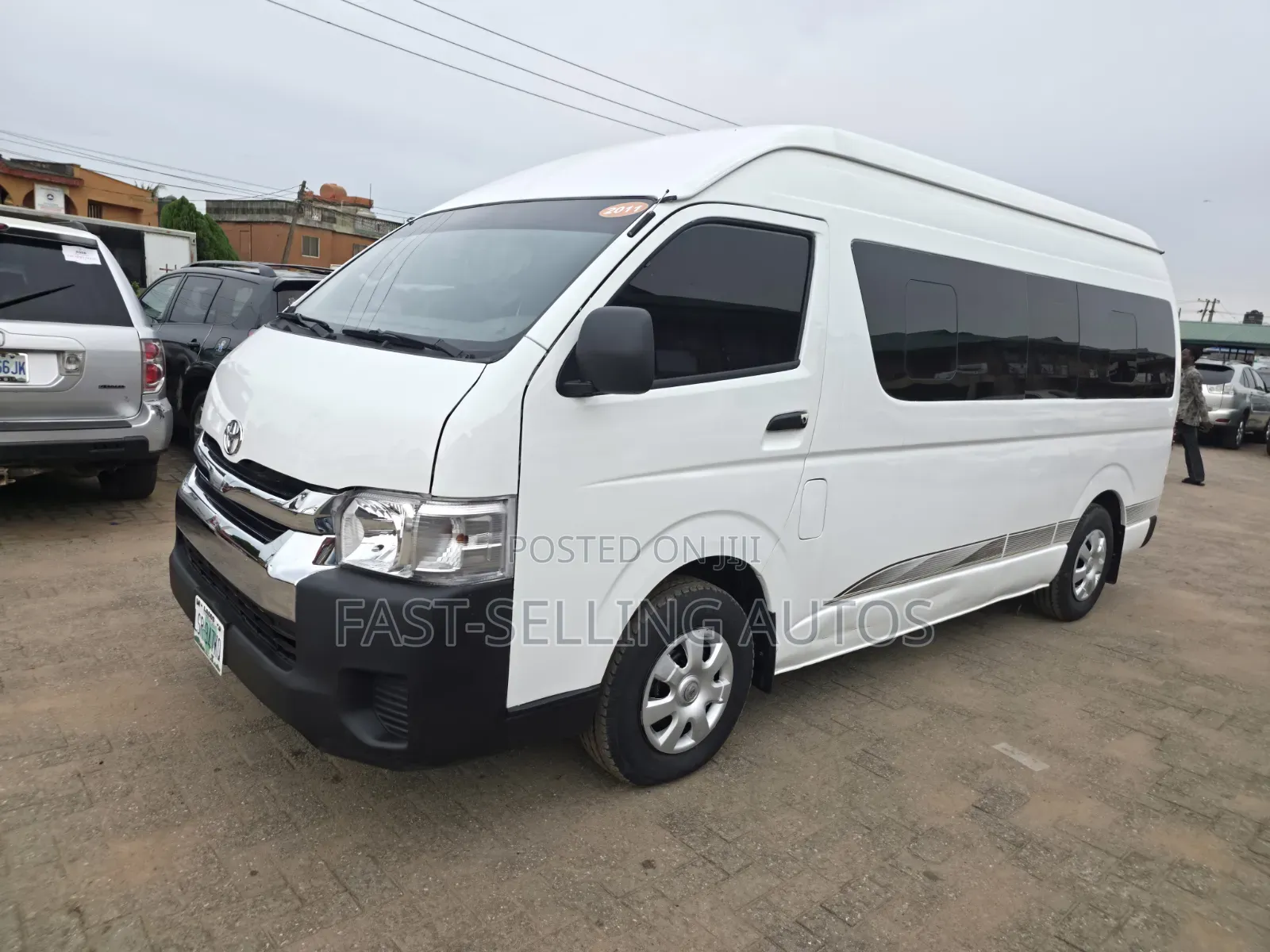 Toyota HiAce 2011 White
