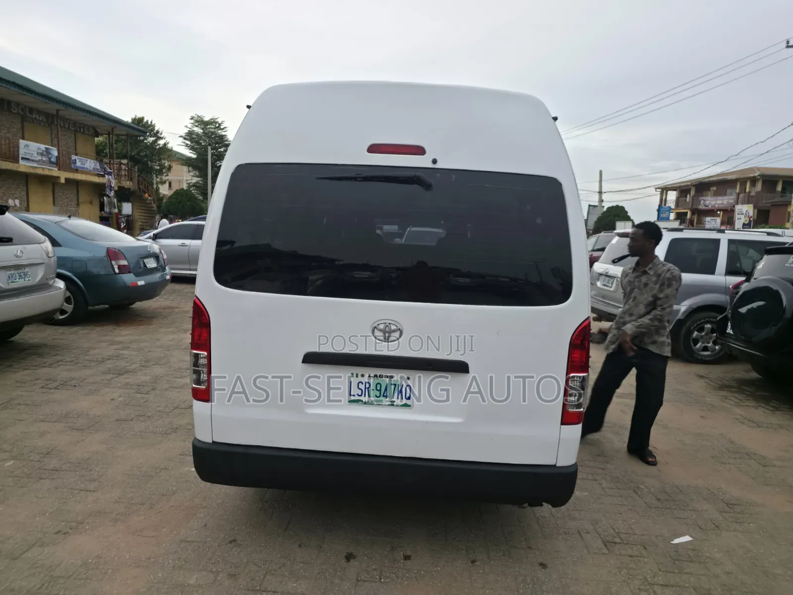 Toyota HiAce 2011 White