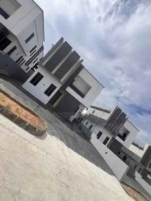 Furnished 4bdrm Duplex in Jericho for sale