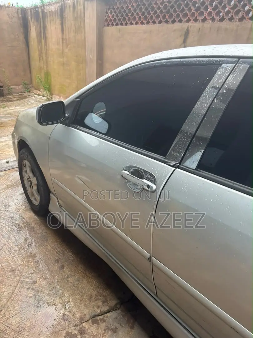 Toyota Corolla 2004 Silver