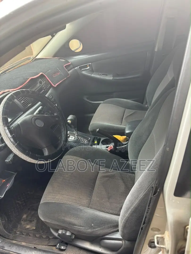 Toyota Corolla 2004 Silver