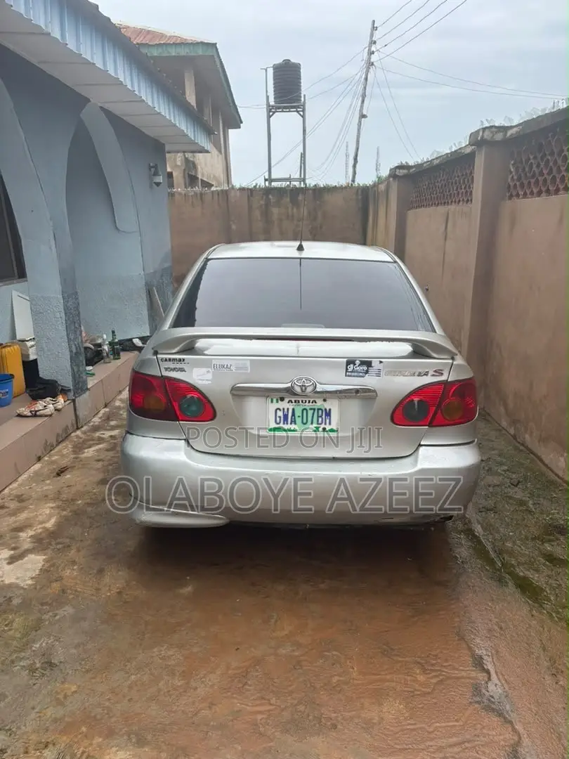 Toyota Corolla 2004 Silver
