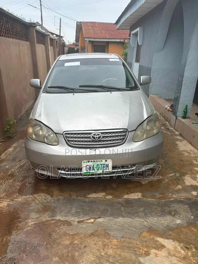 Toyota Corolla 2004 Silver