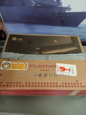 LG Flatron M2262 22-Inch LCD