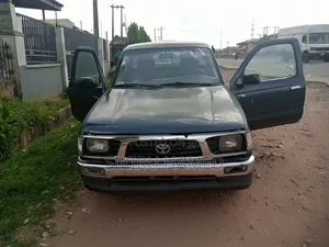 Toyota Tacoma 1996 Green