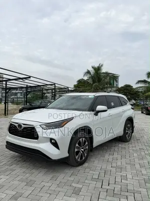 Toyota Highlander XLE AWD 2024 White