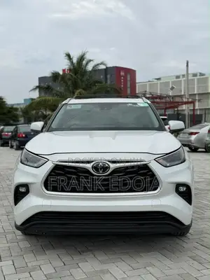 Toyota Highlander XLE AWD 2024 White