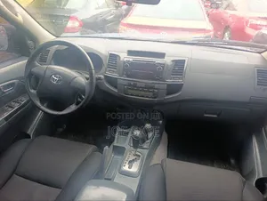 Toyota Hilux 2015 Blue