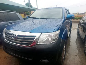 Toyota Hilux 2015 Blue