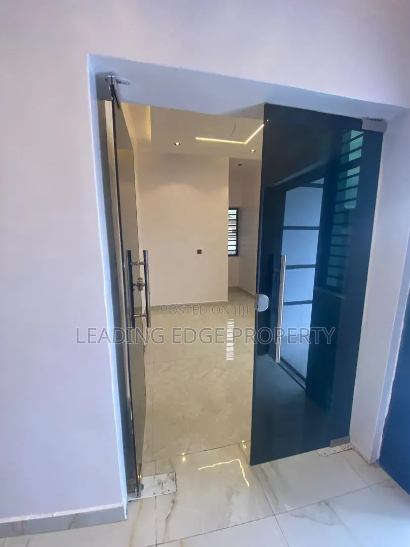 Luxury Detached Duplex