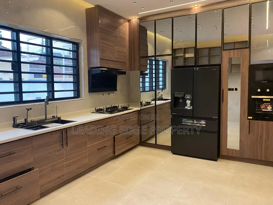 Luxury Detached Duplex