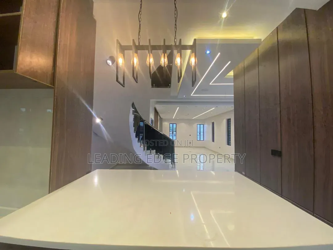 Luxury Detached Duplex