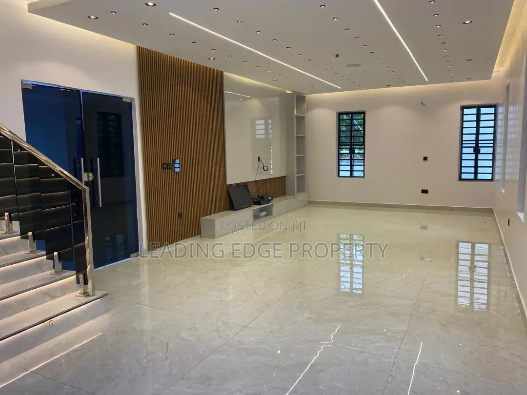 Luxury Detached Duplex