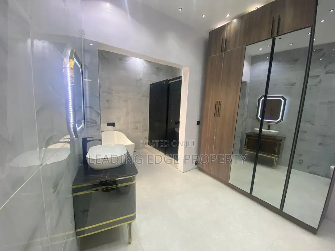 Luxury Detached Duplex