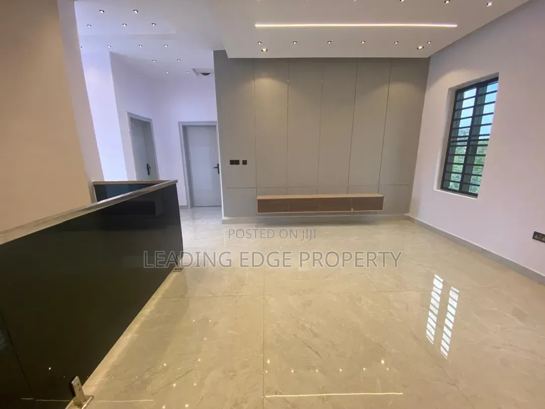 Luxury Detached Duplex