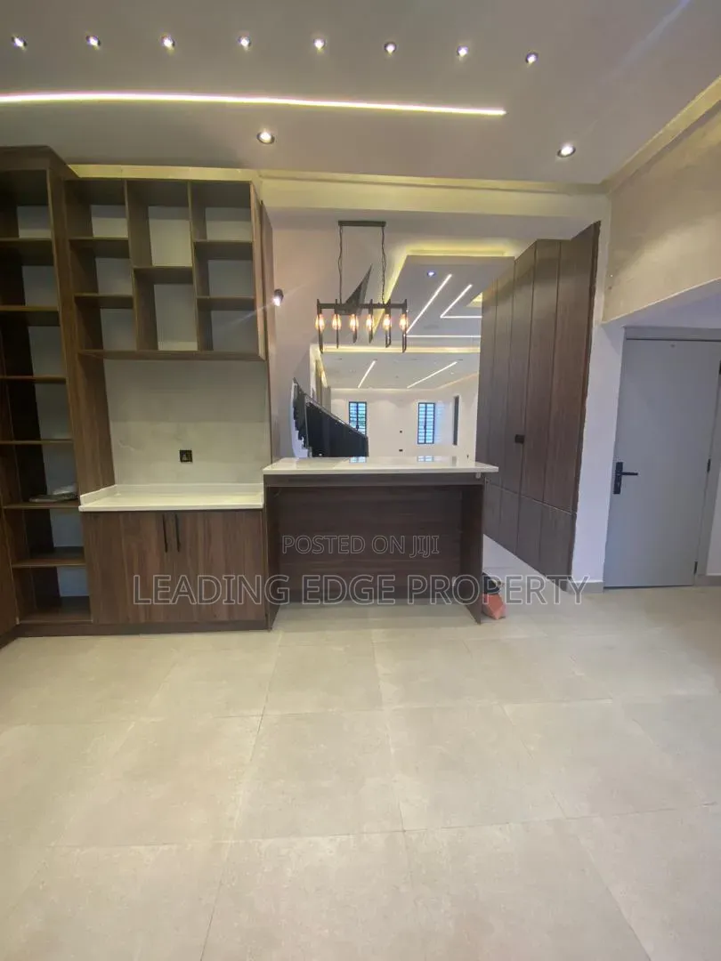 Luxury Detached Duplex