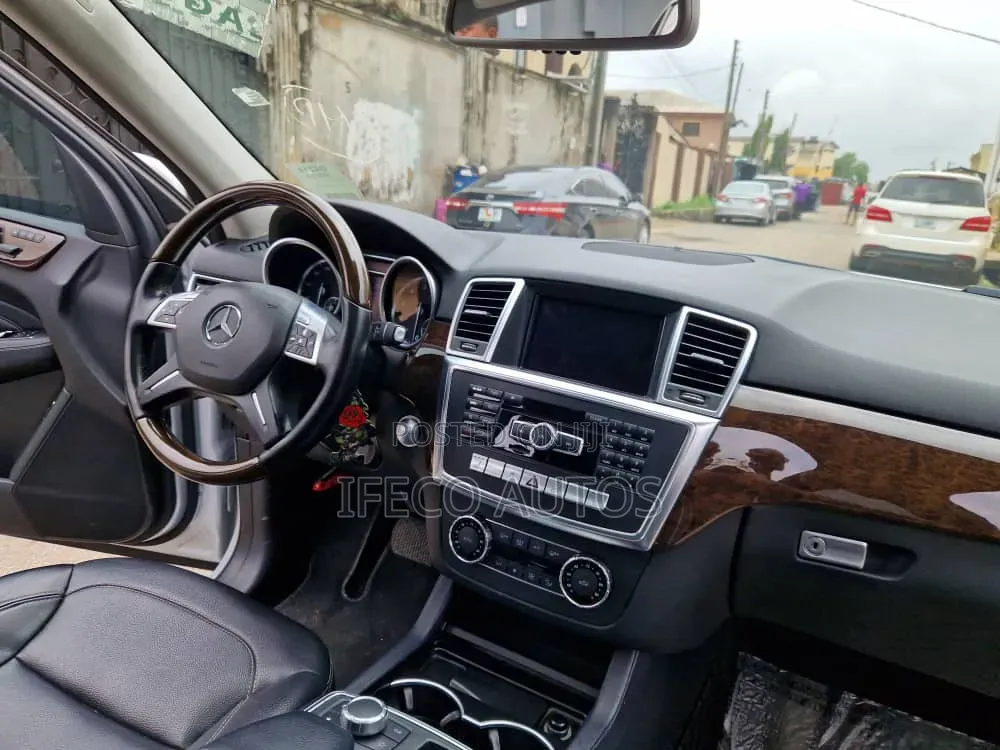 Mercedes-Benz M Class 2012 Silver