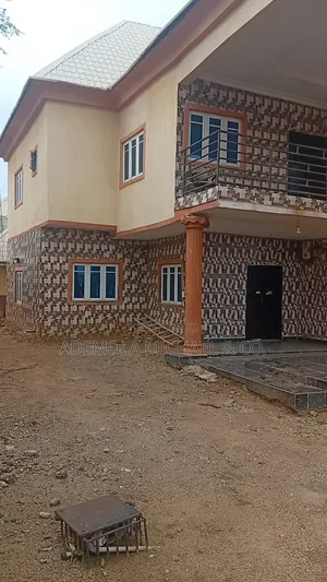 4bdrm Duplex in Estate, Kurudu for sale
