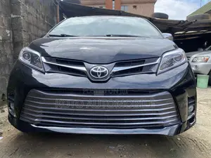 Toyota Sienna XLE AWD 2019 Black