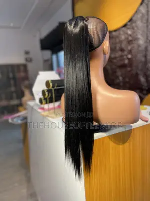 Straight Ready to Wear Ponytail