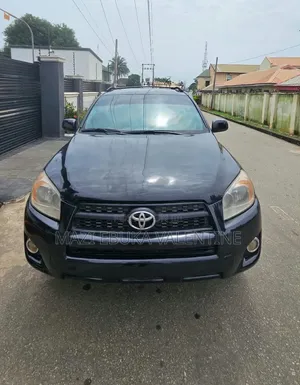 Toyota RAV4 2010 Green