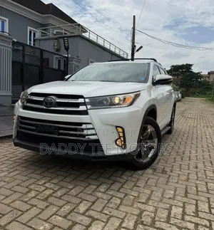 Toyota Corolla 2018 White