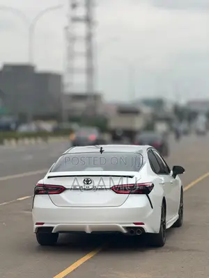 Toyota Camry 2019 White