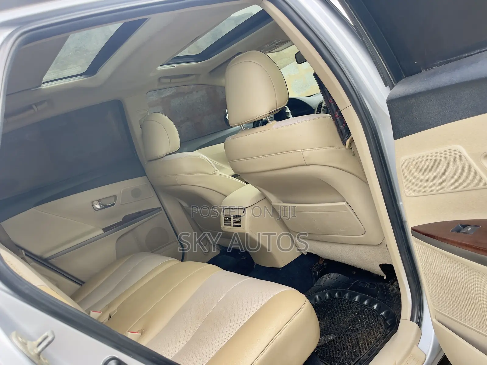 Toyota Venza Limited 2011 Silver
