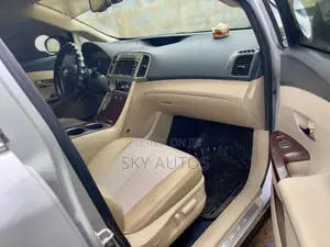 Toyota Venza Limited 2011 Silver