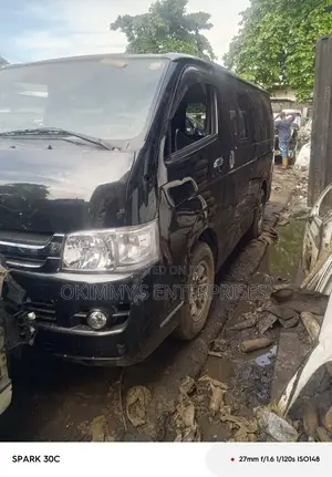 Toyota HiAce 2012 Black