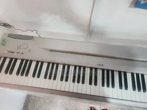 Yamaha P60