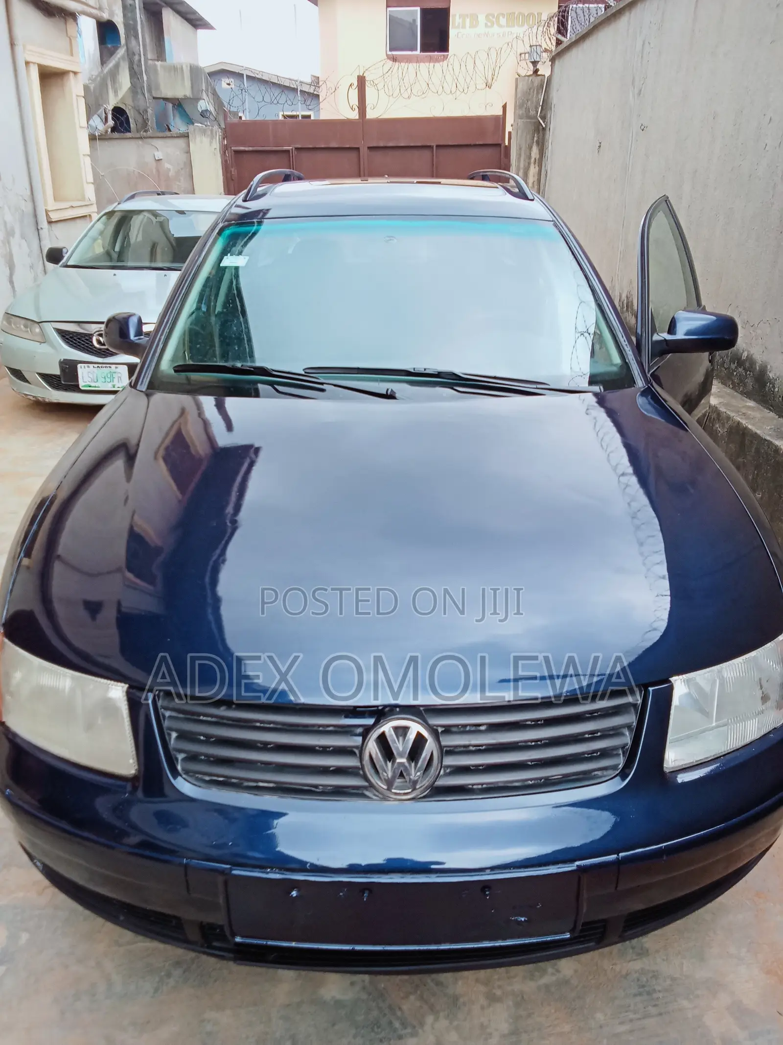 Volkswagen Passat 2002 Blue