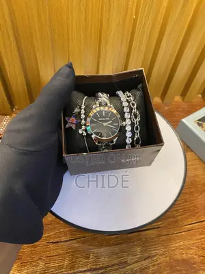 Luxury Women’s Wristwatch & Bracelet Jewelry Set – Elegant Gift Set