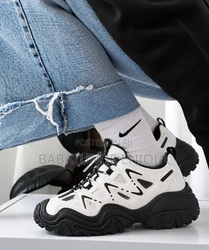 Men’s Casual Sneakers – Stylish, Comfortable & Durable