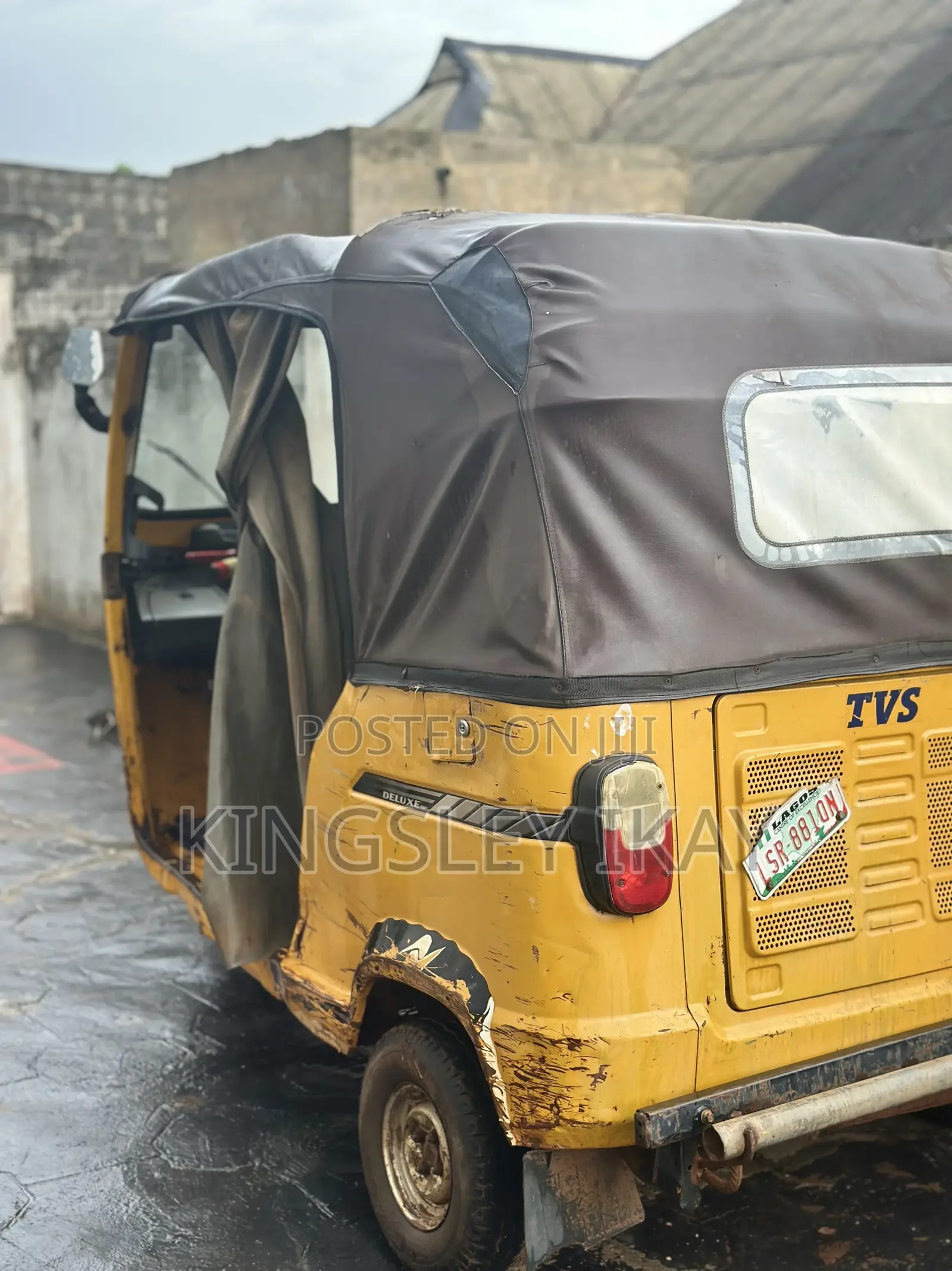 TVS Apache 160 4V 2023 Yellow