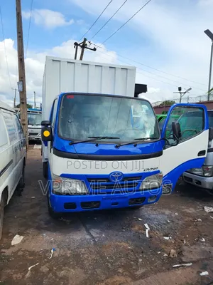 Toyota Dyna 2006 White