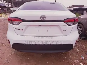 Toyota Corolla LE 2023 White