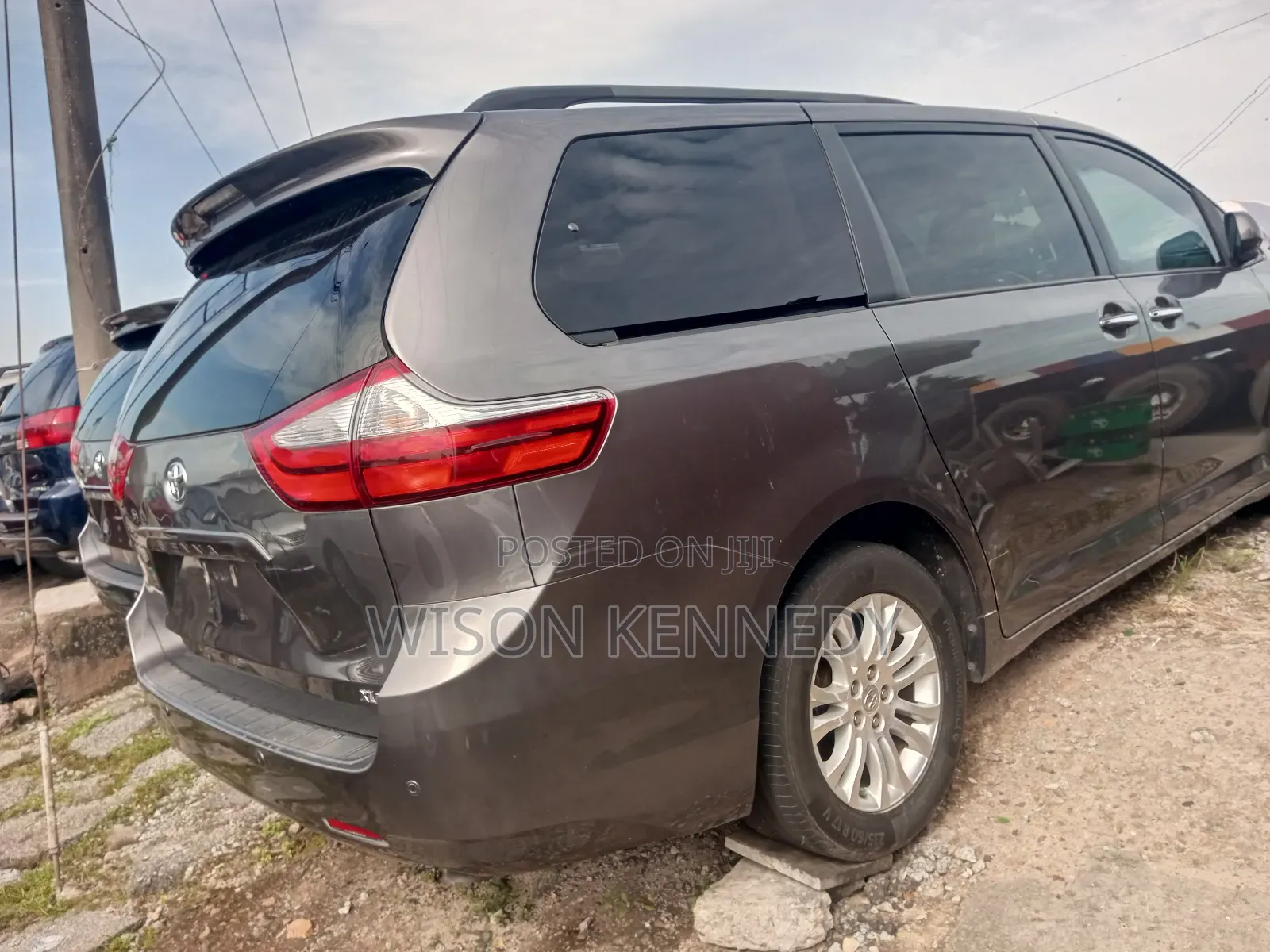 Toyota Sienna 2017 Silver