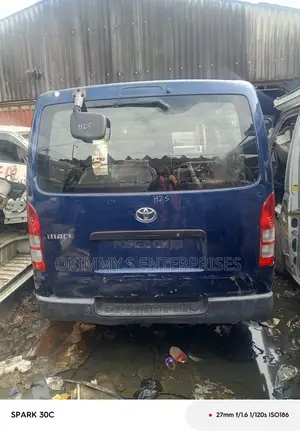 Toyota HiAce 2012 Blue