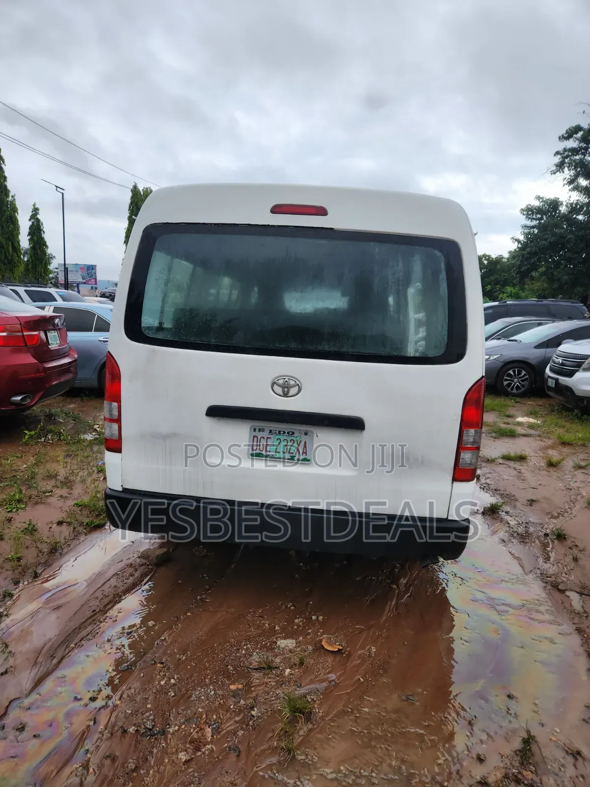 Toyota HiAce 2013 White